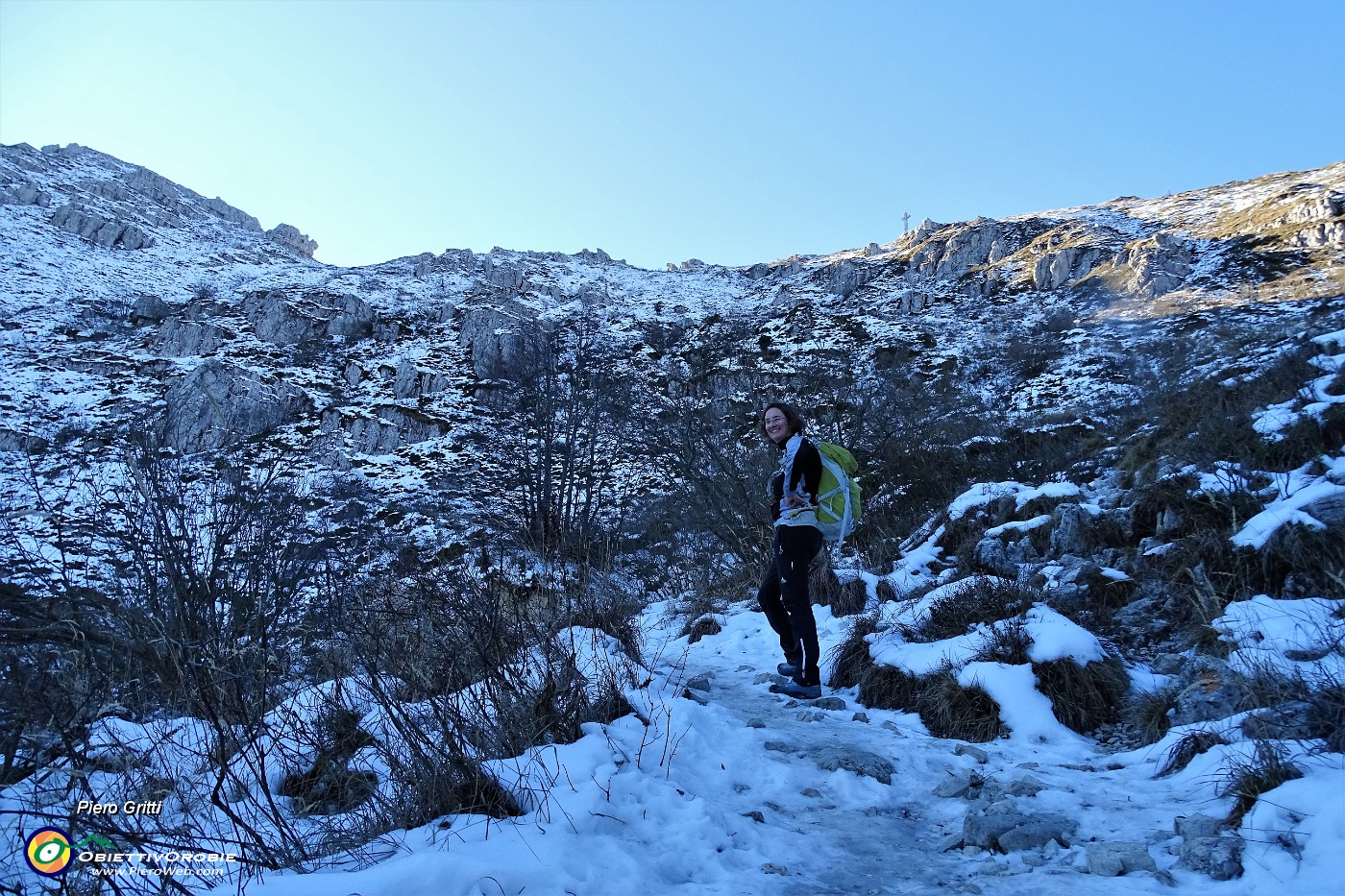 43 Sorrpresa, poca neve dura, ghiaccio sul sentiero !.JPG